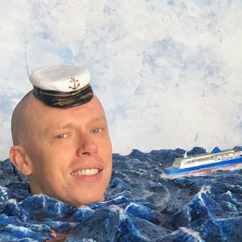 Jordan Brookes' head is floating in an ocean